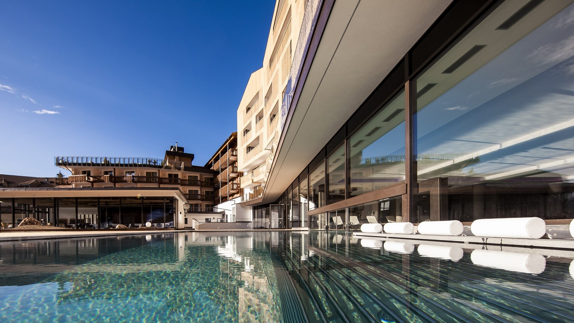 Hotel in montagna con piscina esterna riscaldata Hotel Cristal